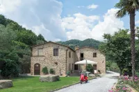 Agriturismo la Marginella Hotels near Chiesa parrocchiale dei Ss. Matteo e Colombano