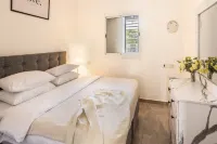 Louis Promenade Vista apartment Отели в г. 