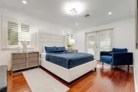 Coral Ridge Getaway by Avantstay Pool, Hot Tub, Billiards + 5mins to Beach!