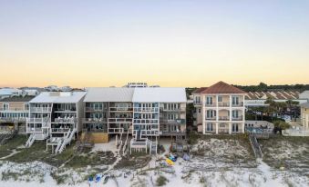 Backyard Beach by AvantStay Oceanfront Destin Paradise