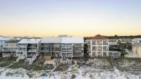 Backyard Beach by AvantStay Oceanfront Destin Paradise