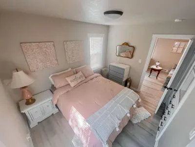 Vintage Idahoan Hotels in 