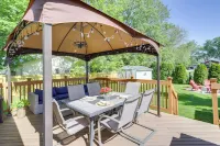 Three Oaks Home w/ Guest House - 8 Mi to Beach! - 3-Star
