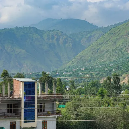 Click Hotel Bhuntar, Kullu Manali -Bhuntar Airport