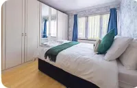 Modern holiday home 3Bed Hotels in Wickford