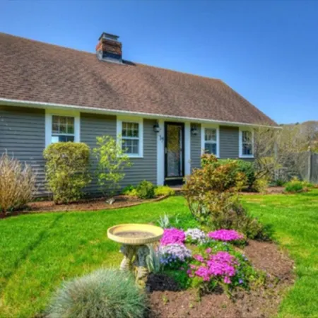 Amazing SALTWATER FRONT on Follins Pond!! 4bdrm/2bth