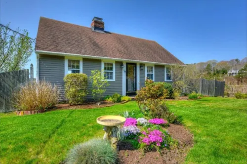 Amazing SALTWATER FRONT on Follins Pond!! 4bdrm/2bth