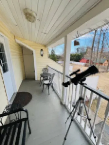 Cozy loft apartment in Stockade district walk to restaurants & bars AC & WiFi