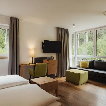 Waldrast - Forestside Living