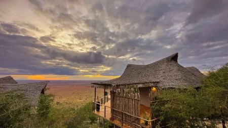 Soroi Lions Bluff Lodge Отели в г. Муотейт