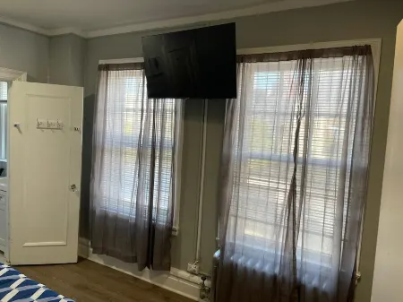 Empire Plaza View II