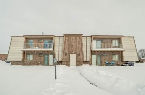 Beautifully remodeled 2 bed 104 Berkley Verona #6 Hotels in Verona