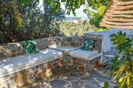 Minimal villa with a wonderful view of Skiathos town