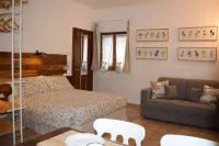 Home and Garden, relaxation in Crema, old barn now home "Margherita" Hotels in Crema