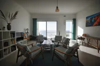 Spacious and comfortable seafront apartment, exceptional views in quiet setting