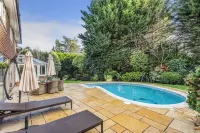 Offering excellent privacy from neighbours.