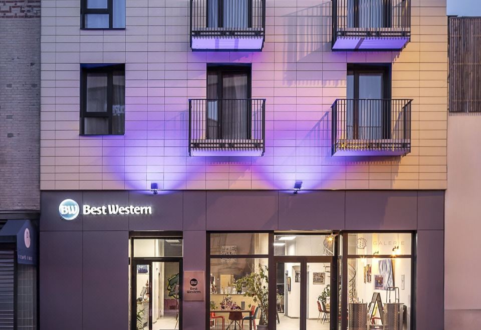 베스트 웨스턴 11바우어의 현대적인 객실 내부