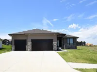 6Br, Sleeps the Crew Hotels in Elkhorn