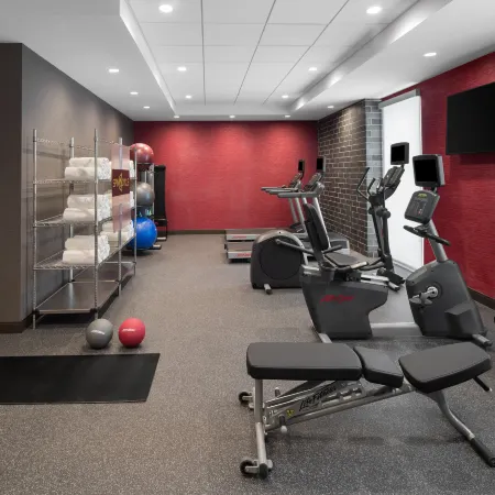 Home2 Suites des Moines at Drake University