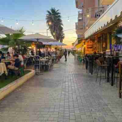 ROYAL HOUSE APPARTMENT DELUXE close to the main services and the sea. Dining/Meeting Rooms
