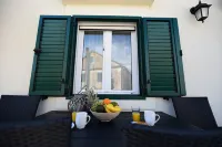 Apartment in an attractive terraced house with a garage Hotels in Ljubac