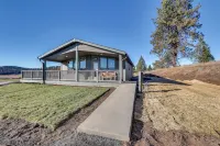 Peaceful Deary Vacation Rental w/ Deck & Views! - 2-Star