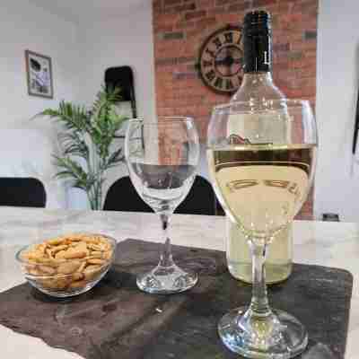 Less than 1 mile from City centre and racecourse. Pet friendly. Fitness & Recreational Facilities