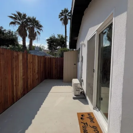New: Charming guest suite by UCR, Downtown & plazas