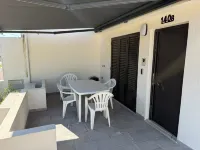 800 m from the beach, modern apartment with terrace on ground floor