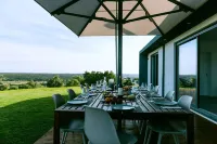 MONTE DA FIFAS Countryside house with a pool and a magnificent view over the dam