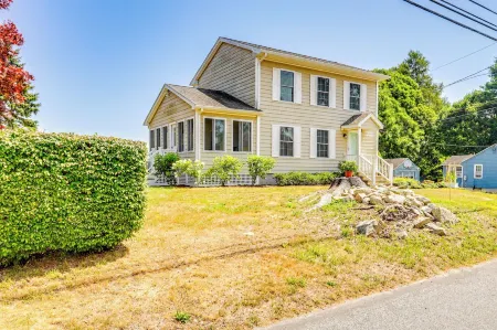 Walk to Pawcatuck River: Family-Friendly Home!
