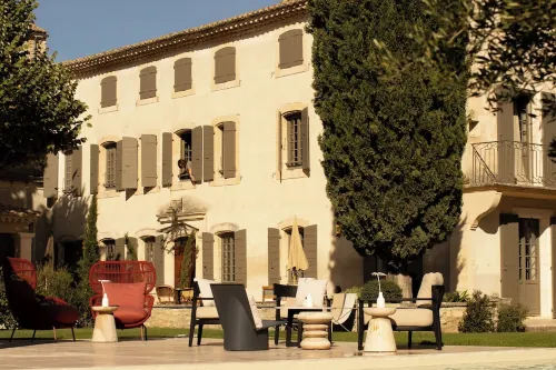 La Maison - Grignan Village-center house ideal for groups. Hotels in Grignan