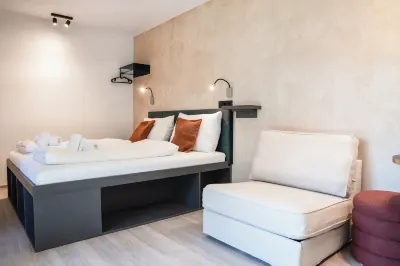 Blackhome Tivoli Hotels in 