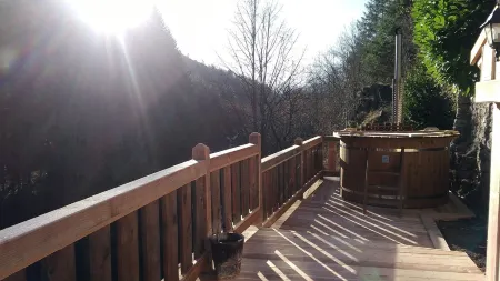 Au Coeur d'Allary,Ardèchoise house with Nordic bath near Dolce Via Отели рядом с достопримечательностью «Мон Жербье де Жон»