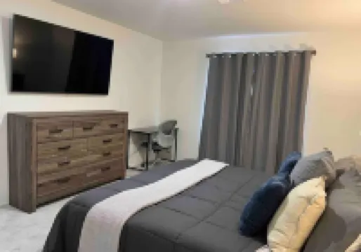 Relaxing 3 bedroom 2 bath townhome great location. Close to hospitals & MCAS.