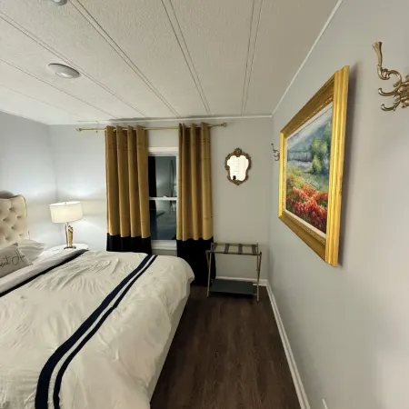 Charming luxurious  2-bedroom house  in enchanting Cape Charles
