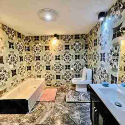 LOVLY CONDO APART AT VIVYMITCHEL Rooms