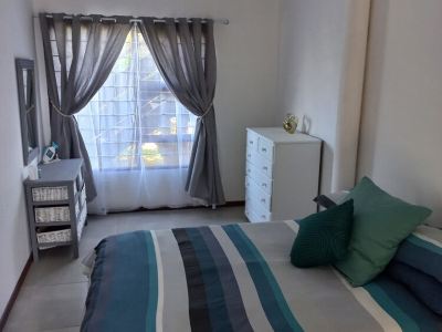Private,Self checkout, 800m from the beach and Attractions