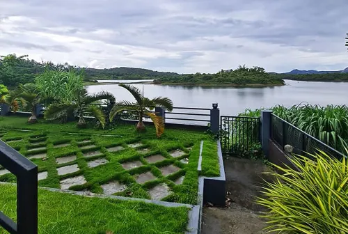 Bloomingdales Lake view Private Villa in Wayanad