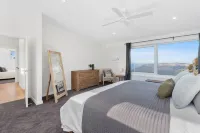 Elysian on the Escarpment with Mountain Views