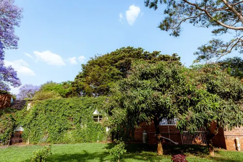 2BR English Cottage with Garden