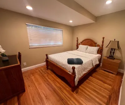 Spacious 5-bedroom house in delightful Danville with WiFi, AC Hotels near Dougherty Station Library - Contra Costa County Library