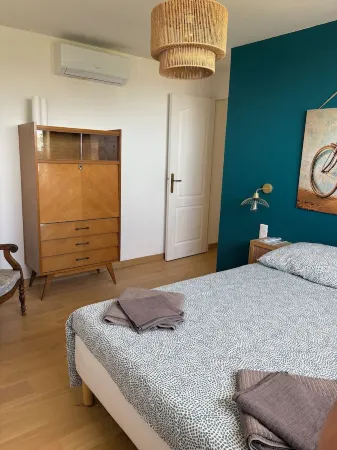 Villa toulon air-conditioned panoramic sea view swimming pool jacuzzi sauna