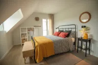 Loft apartment with balcony in the neighborhood of Monachil Hotels near Refugio Fuente Fría