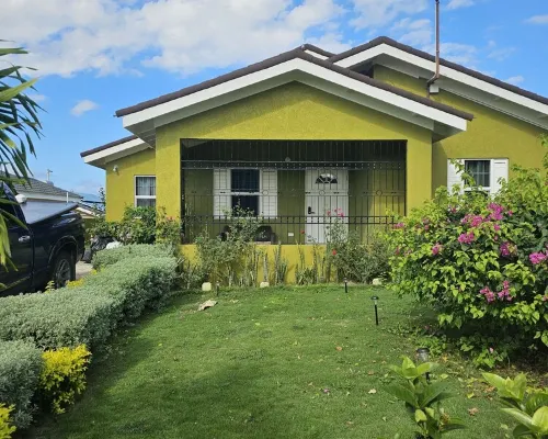 Stonebrook Villa Chateau  Trelawney Jamaica 3 bedrooms 3 bathrooms. Hotels in Falmouth