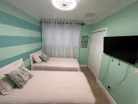 2-bedroom house in Nassau near downtown and the beach with Wi-Fi and AC