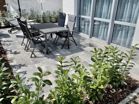 Lee-Modern newly built apartment near the beach *Wallbox*