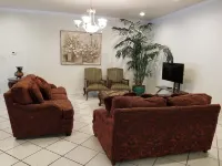 Quiet neighborhood, two minutes from the recreational park Hotels in Leon Valley