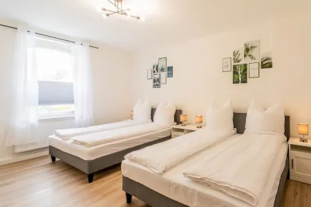 Large accommodation in a central location - parking lot