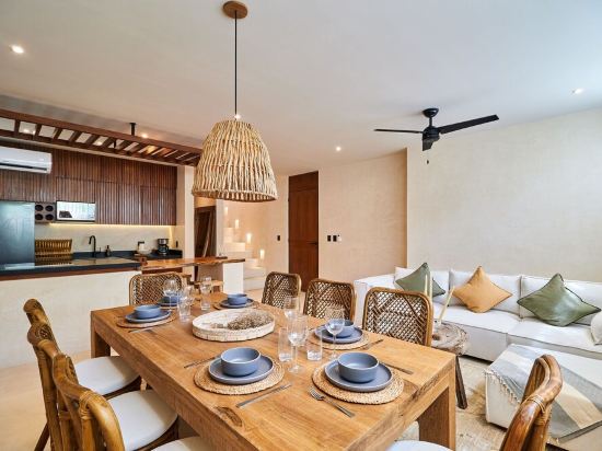 Luxury 3 BD & 3BA Apartment in the Heart of Tulum for 8 PPL Private Rooftop
